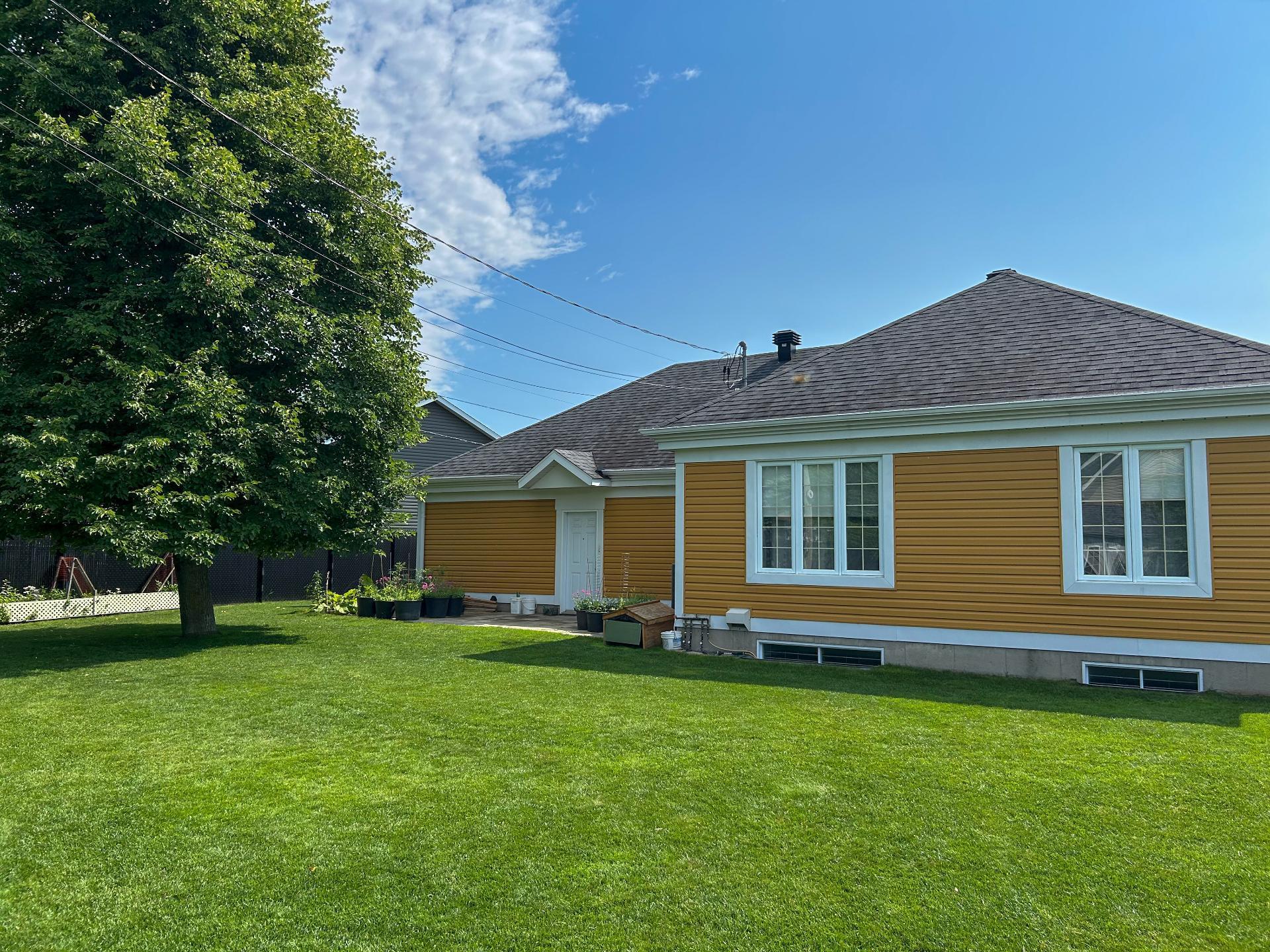 









2670


Rue Mongeau

,
Drummondville,




QC
J2B8G1

