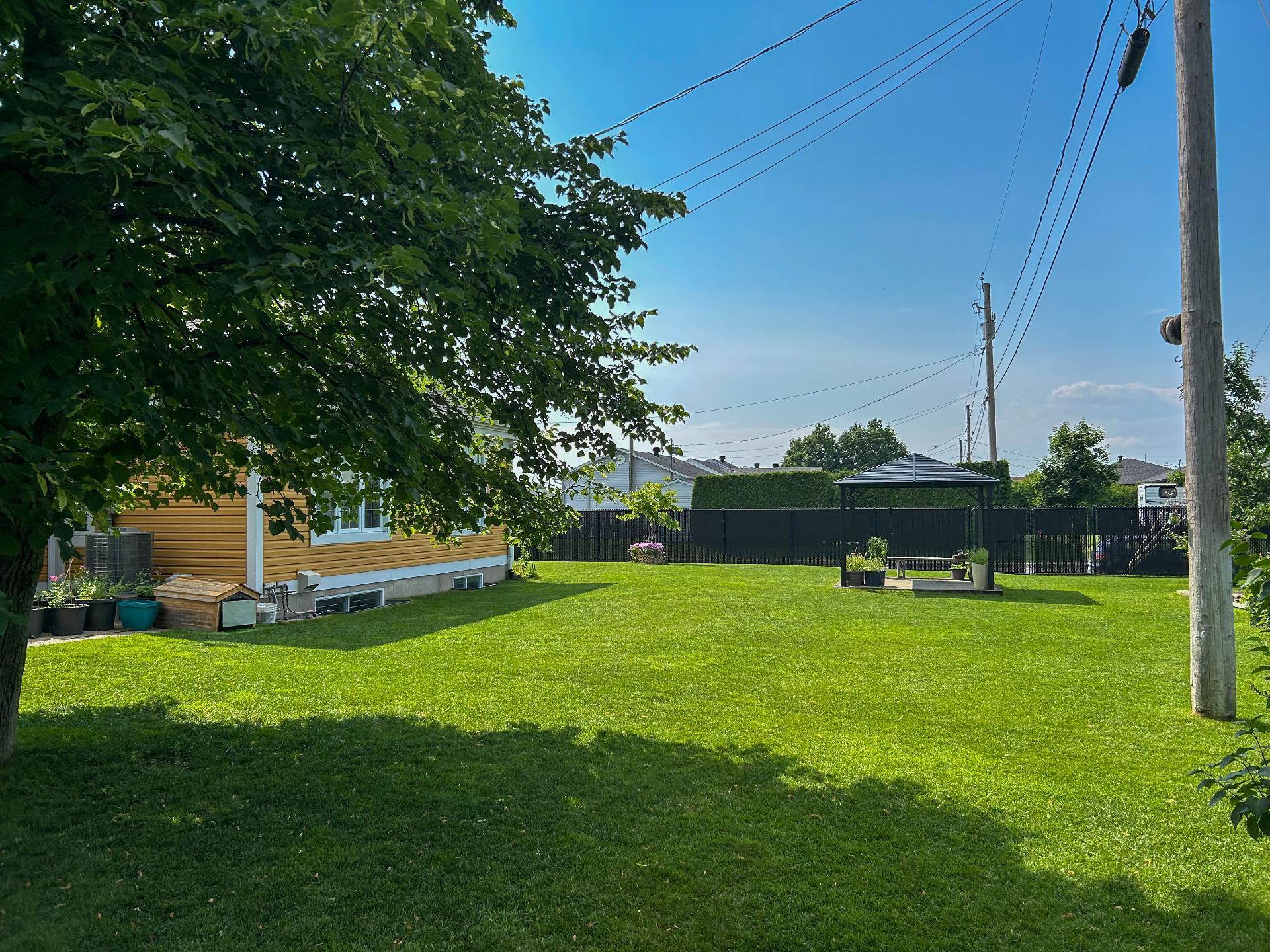 









2670


Rue Mongeau

,
Drummondville,




QC
J2B8G1

