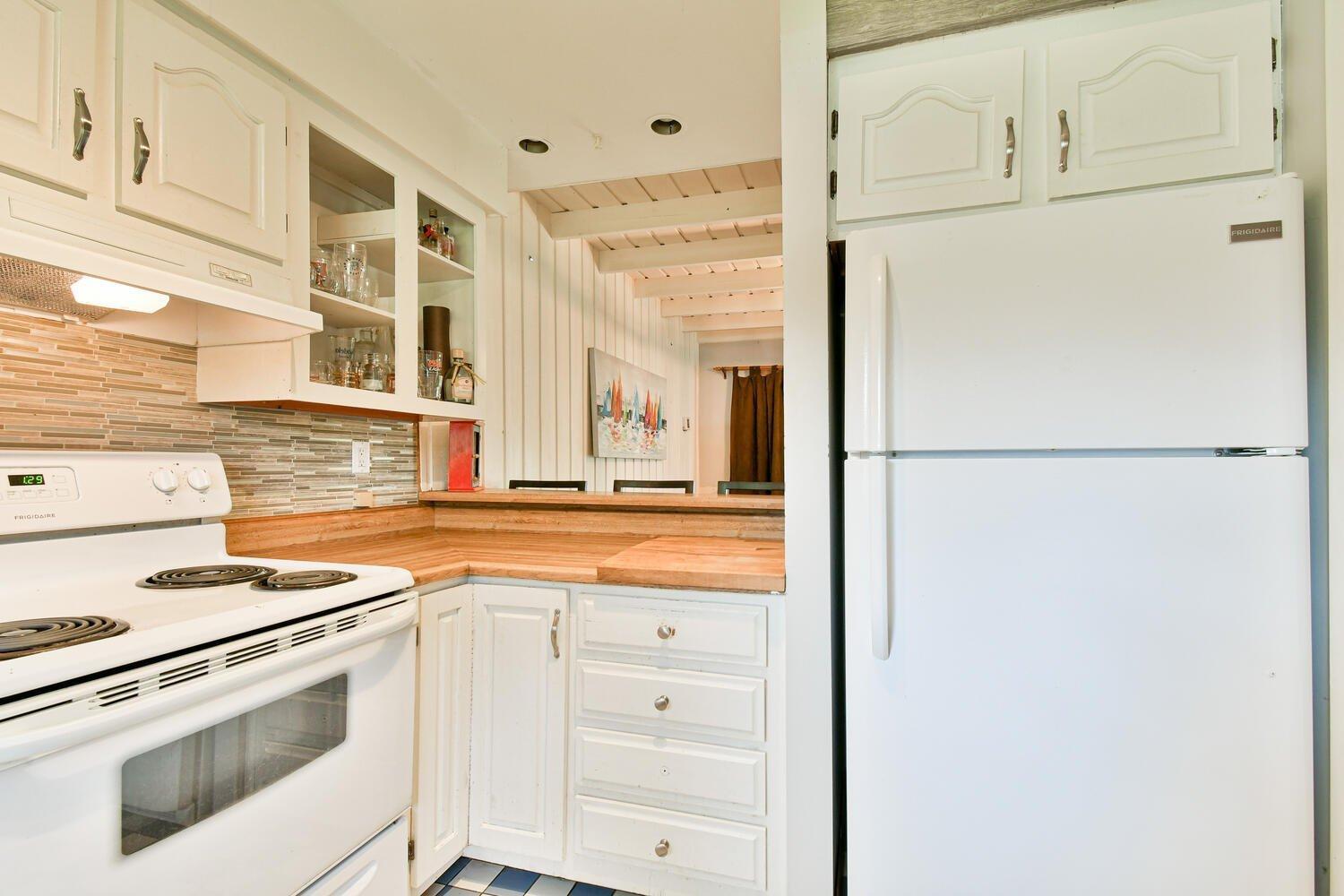 









102


Ch. Robitaille

,
Mont-Tremblant,




QC
J8E1S6

