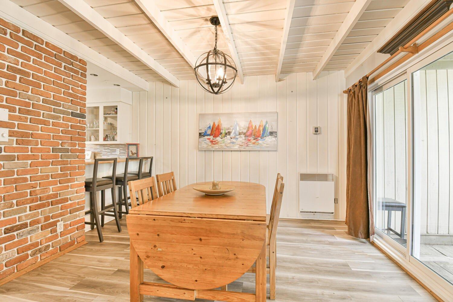 









102


Ch. Robitaille

,
Mont-Tremblant,




QC
J8E1S6

