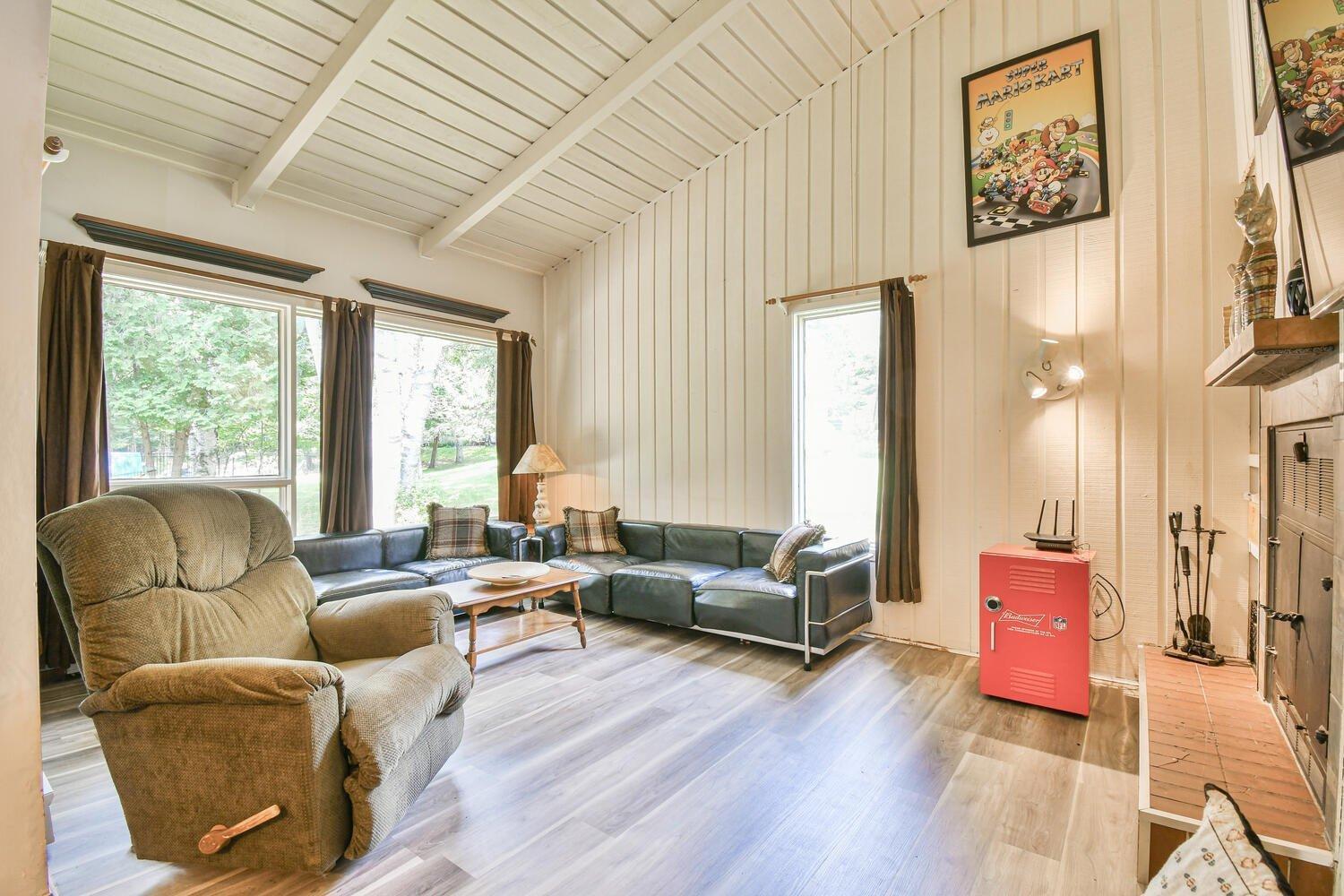 









102


Ch. Robitaille

,
Mont-Tremblant,




QC
J8E1S6

