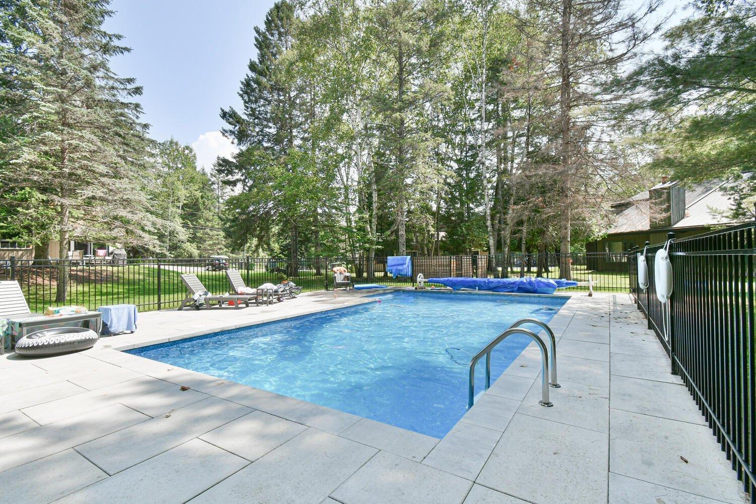 









102


Ch. Robitaille

,
Mont-Tremblant,




QC
J8E1S6

