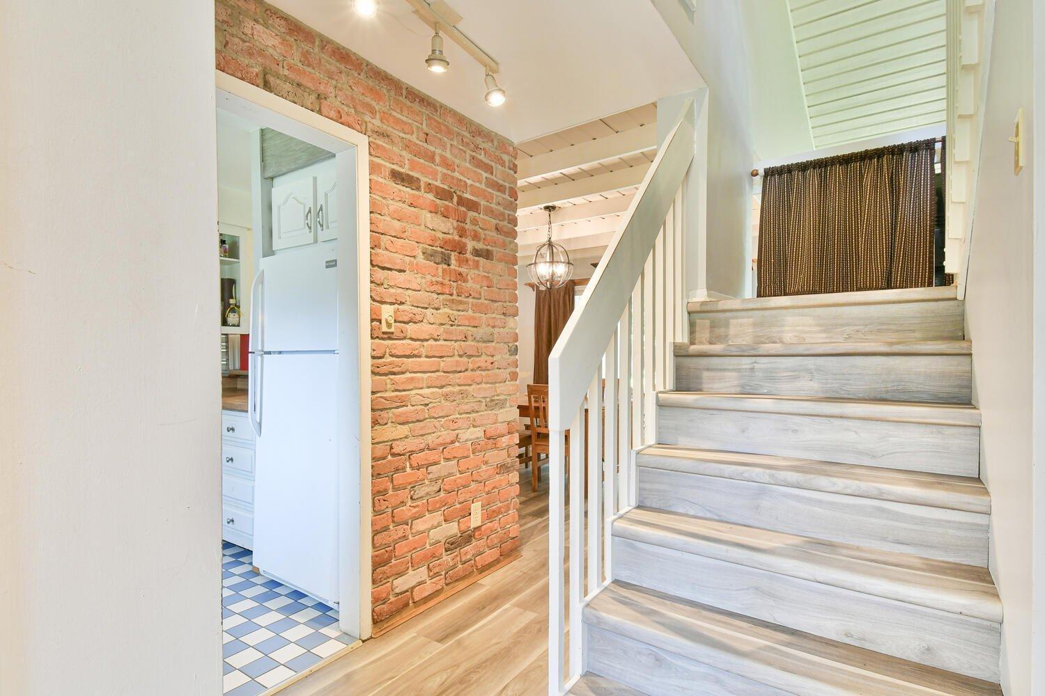 









102


Ch. Robitaille

,
Mont-Tremblant,




QC
J8E1S6

