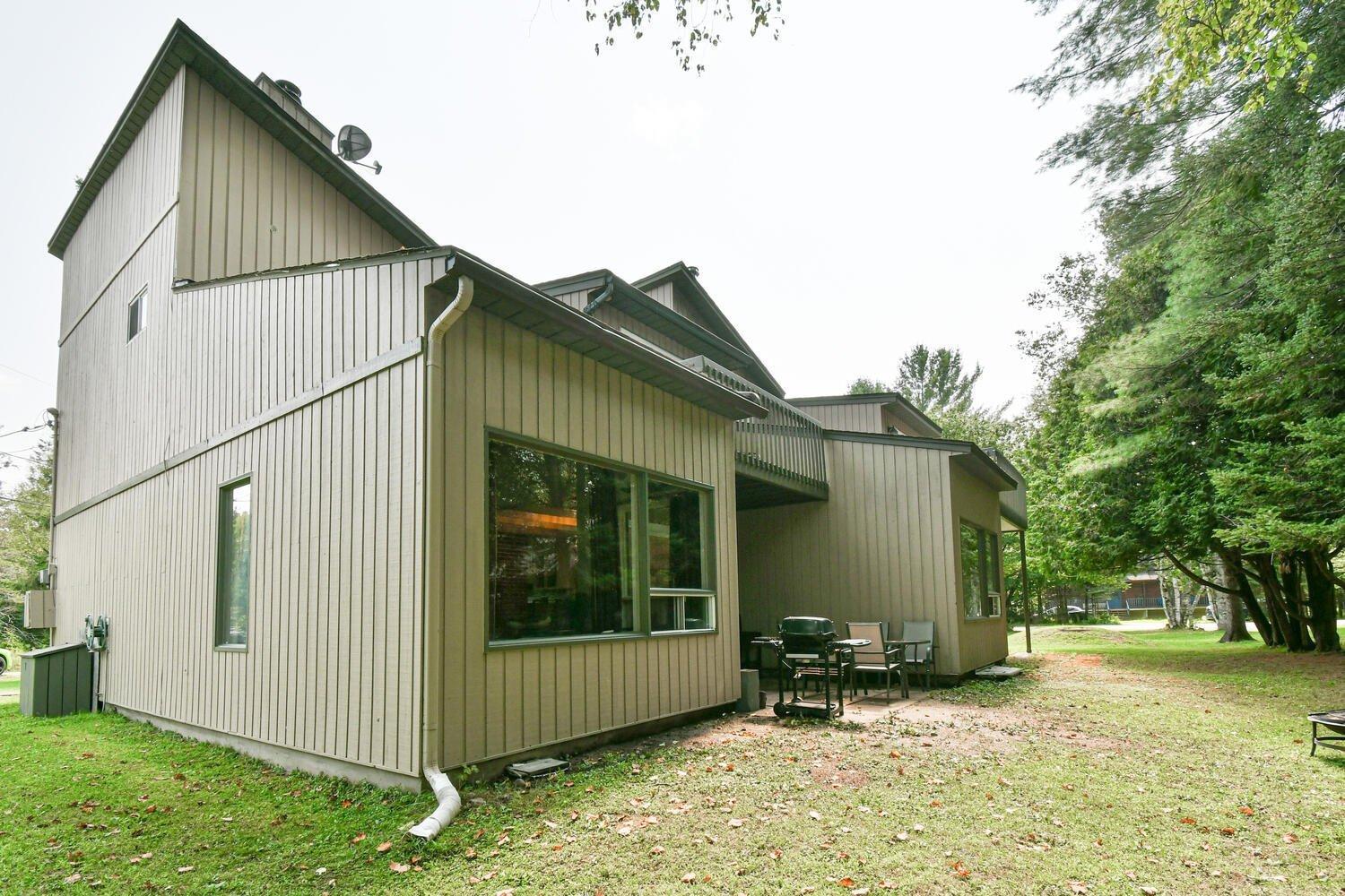 









102


Ch. Robitaille

,
Mont-Tremblant,




QC
J8E1S6

