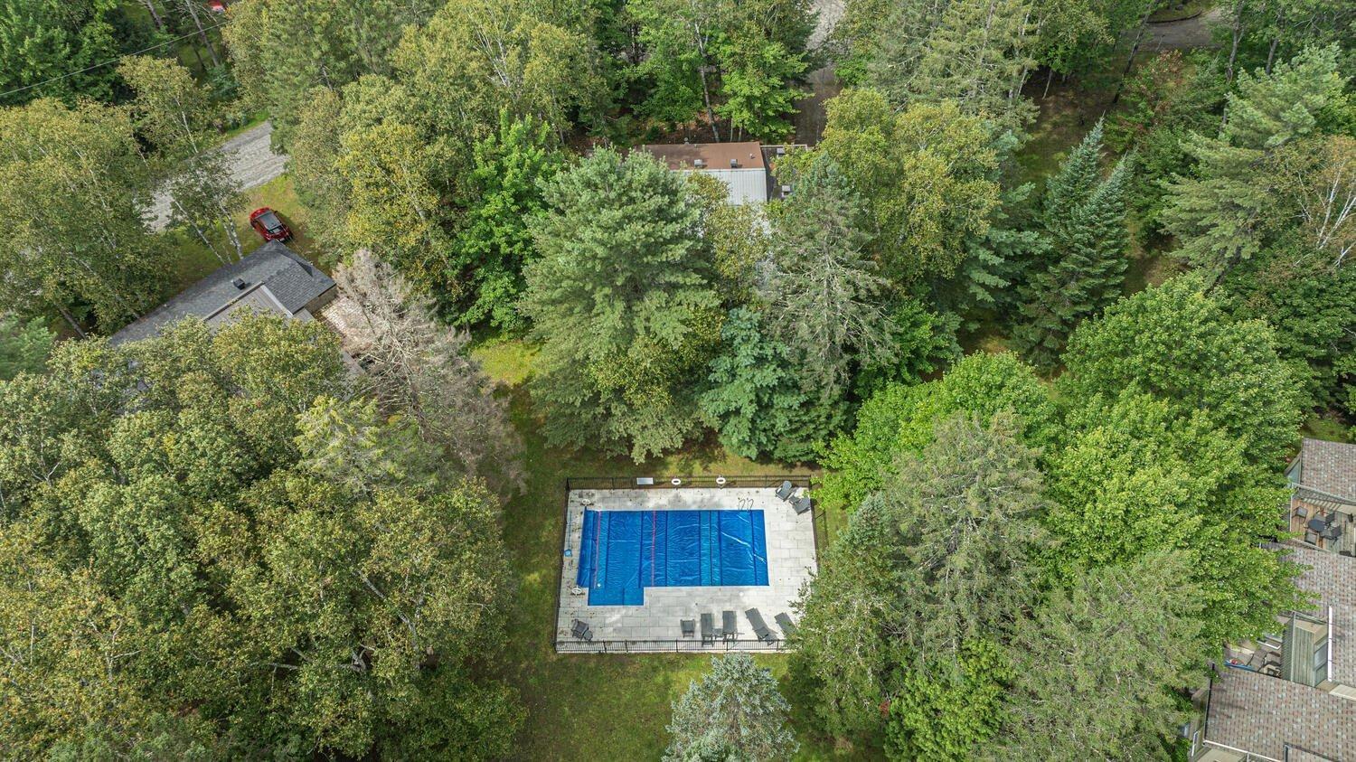 









102


Ch. Robitaille

,
Mont-Tremblant,




QC
J8E1S6

