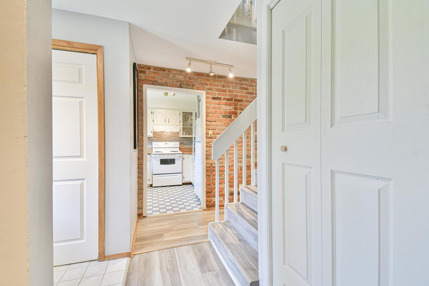 









102


Ch. Robitaille

,
Mont-Tremblant,




QC
J8E1S6

