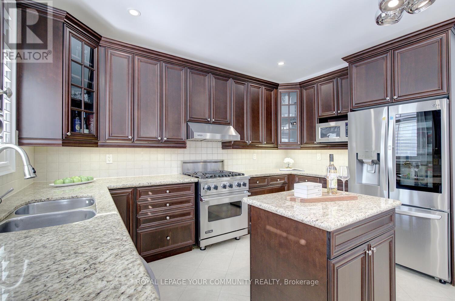 












24 ROCK ELM COURT

,
Vaughan,




Ontario
L6A4C2

