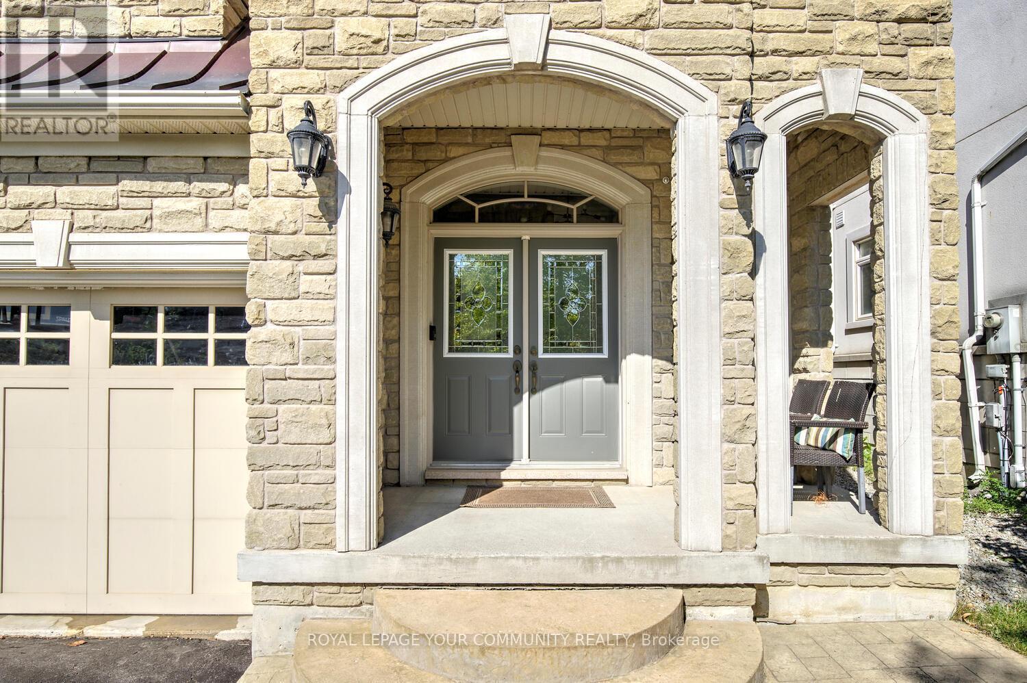 












24 ROCK ELM COURT

,
Vaughan,




Ontario
L6A4C2

