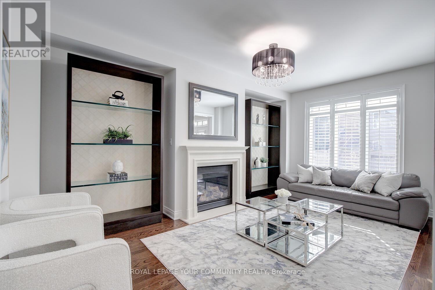 












24 ROCK ELM COURT

,
Vaughan,




Ontario
L6A4C2

