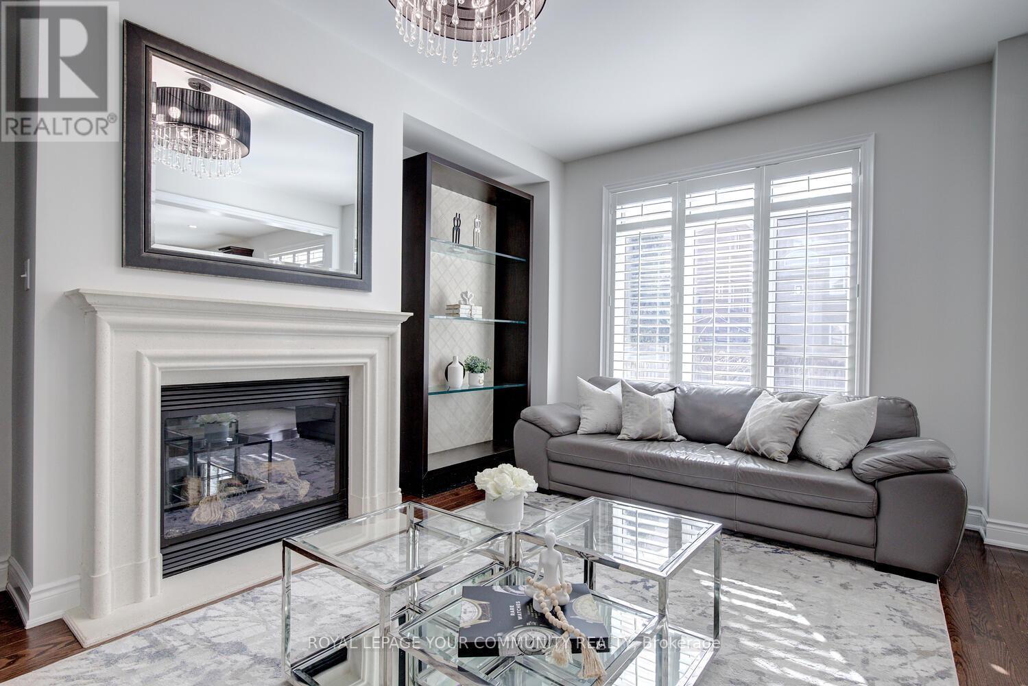 












24 ROCK ELM COURT

,
Vaughan,




Ontario
L6A4C2


