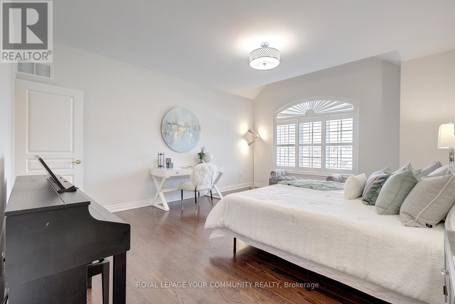 












24 ROCK ELM COURT

,
Vaughan,




Ontario
L6A4C2

