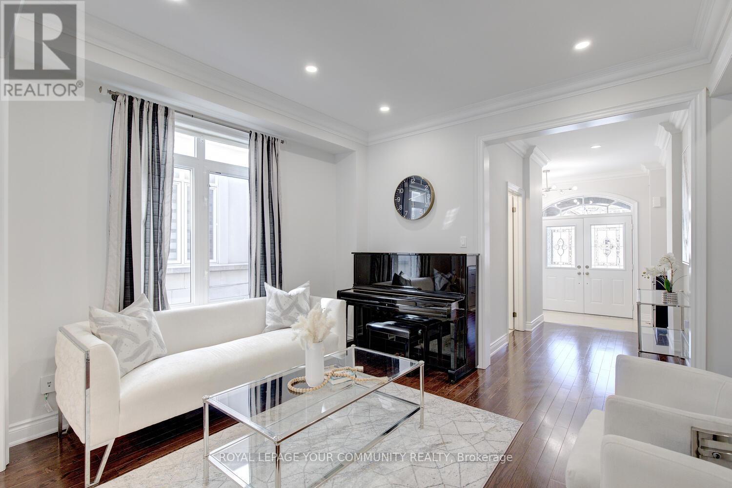 












24 ROCK ELM COURT

,
Vaughan,




Ontario
L6A4C2


