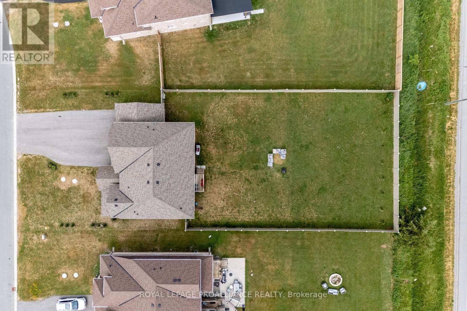 












61 SUMMER BREEZE DRIVE

,
Quinte West (Murray Ward),




Ontario
K0K1L0

