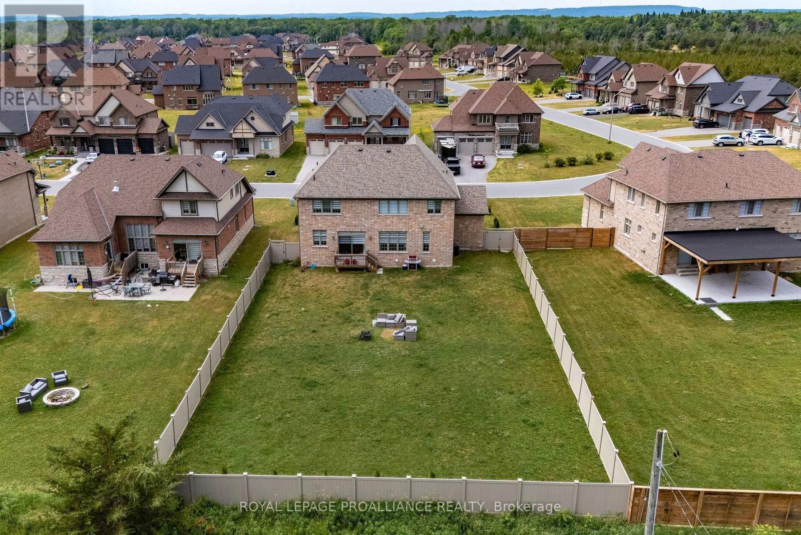 












61 SUMMER BREEZE DRIVE

,
Quinte West (Murray Ward),




Ontario
K0K1L0

