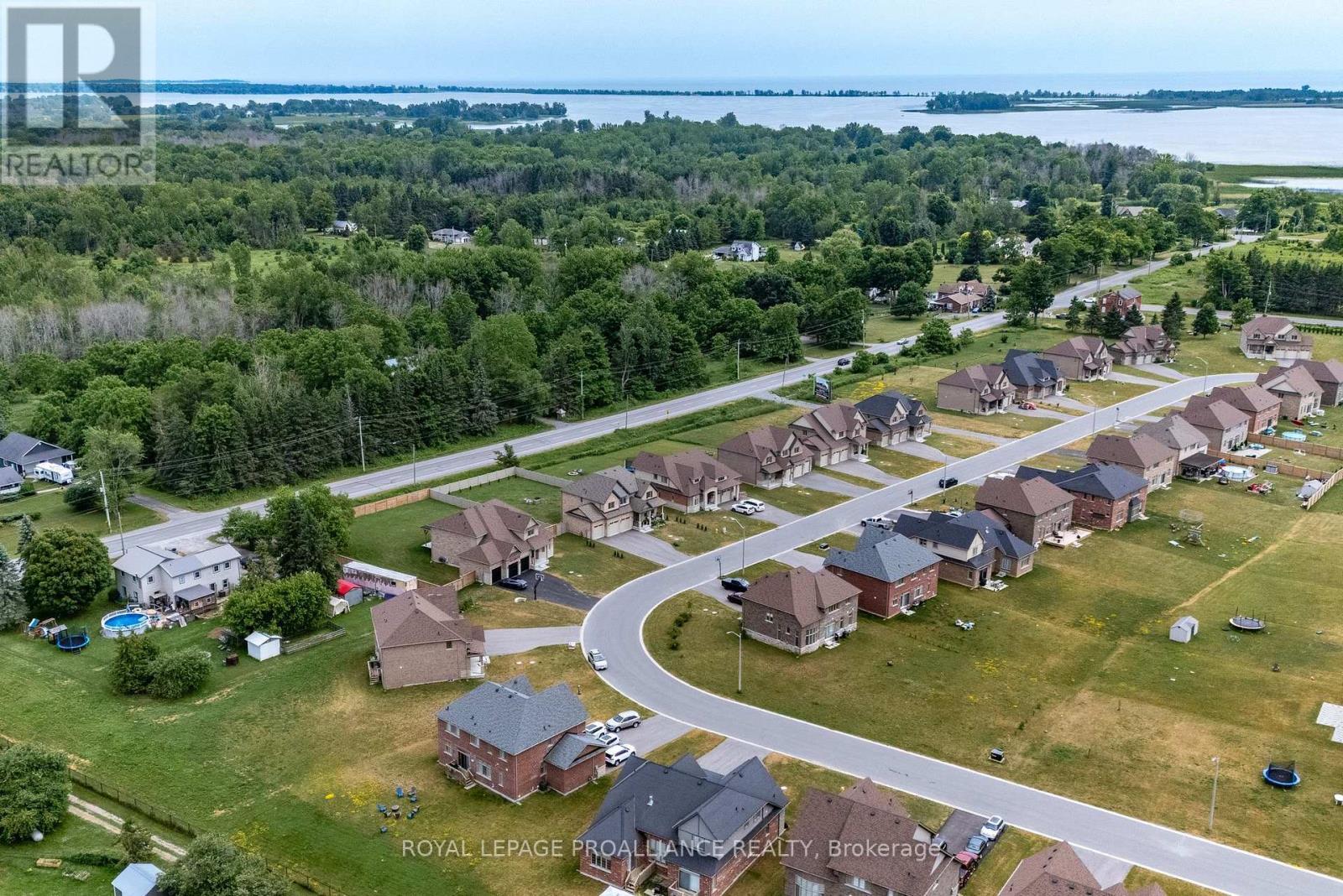 












61 SUMMER BREEZE DRIVE

,
Quinte West (Murray Ward),




Ontario
K0K1L0

