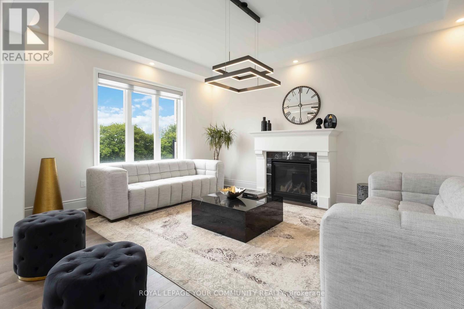 












302 BOUNDARY BOULEVARD

,
Whitchurch-Stouffville,




Ontario
L4A5E2

