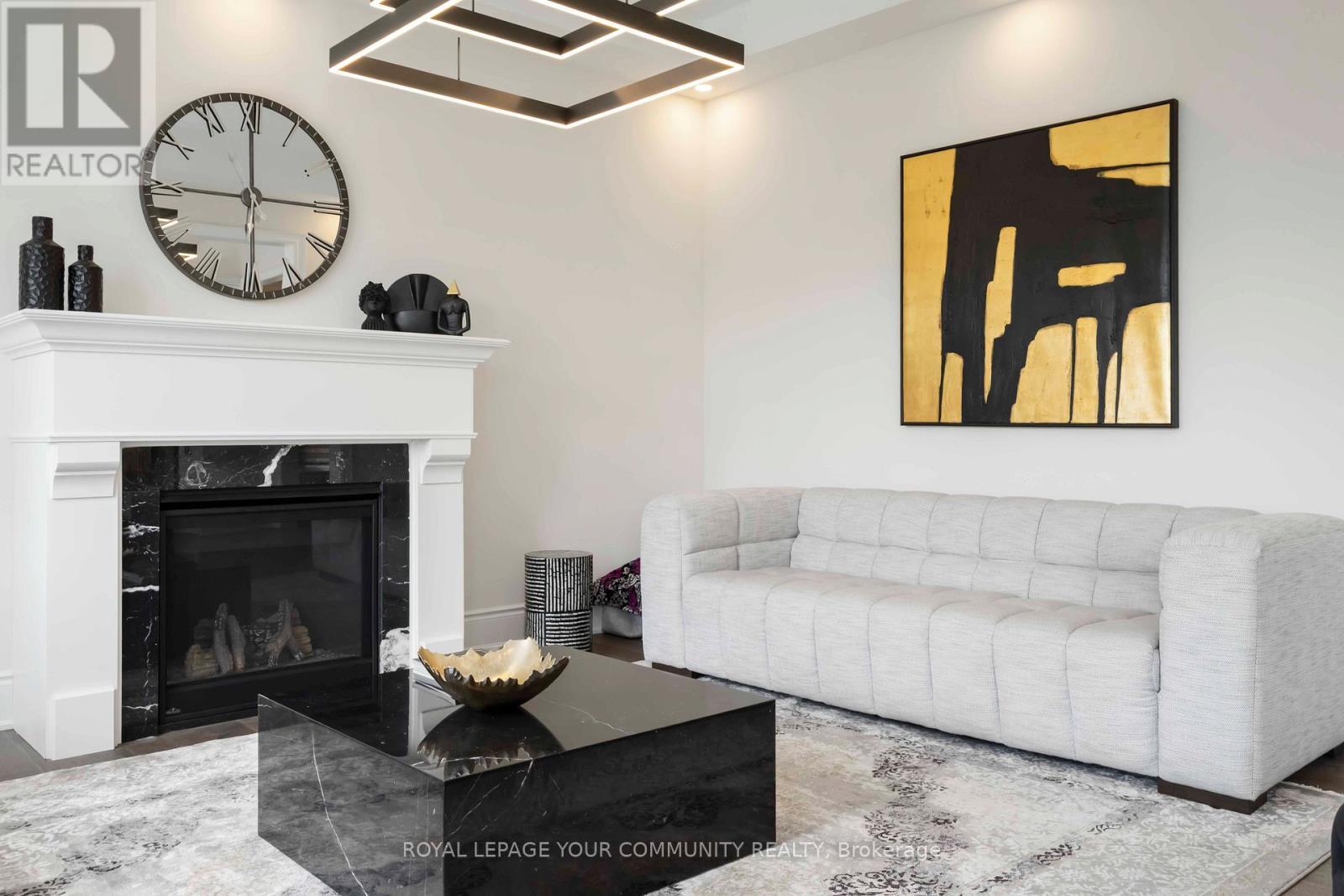 












302 BOUNDARY BOULEVARD

,
Whitchurch-Stouffville,




Ontario
L4A5E2


