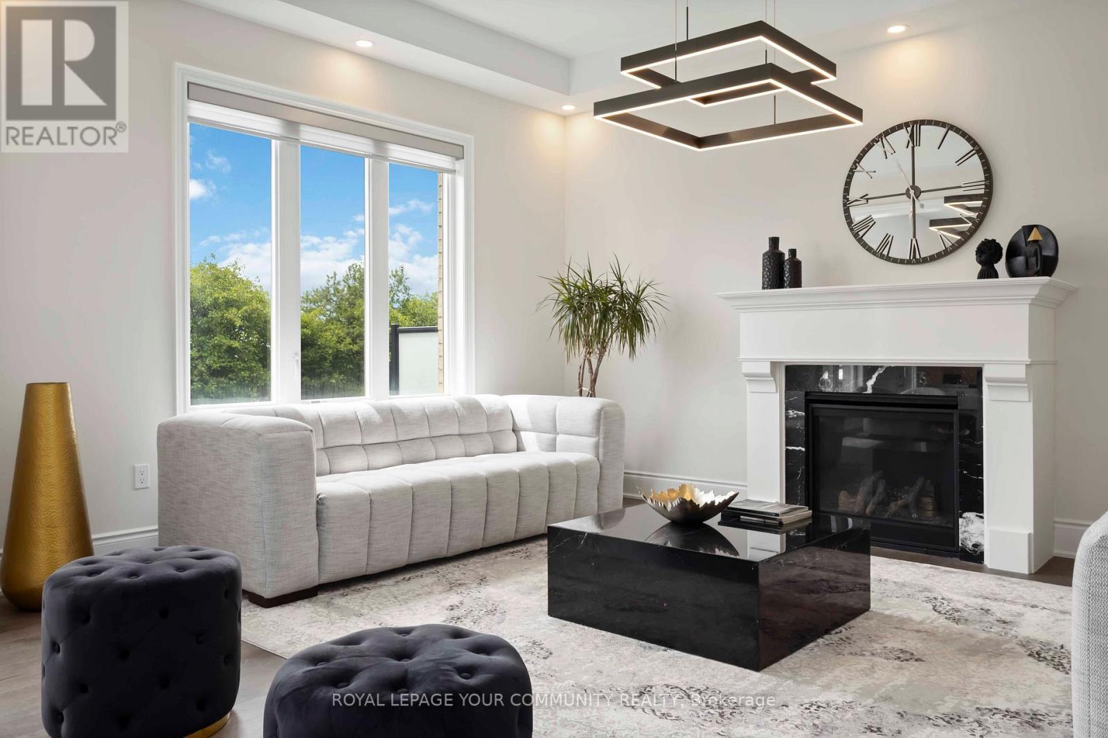 












302 BOUNDARY BOULEVARD

,
Whitchurch-Stouffville,




Ontario
L4A5E2

