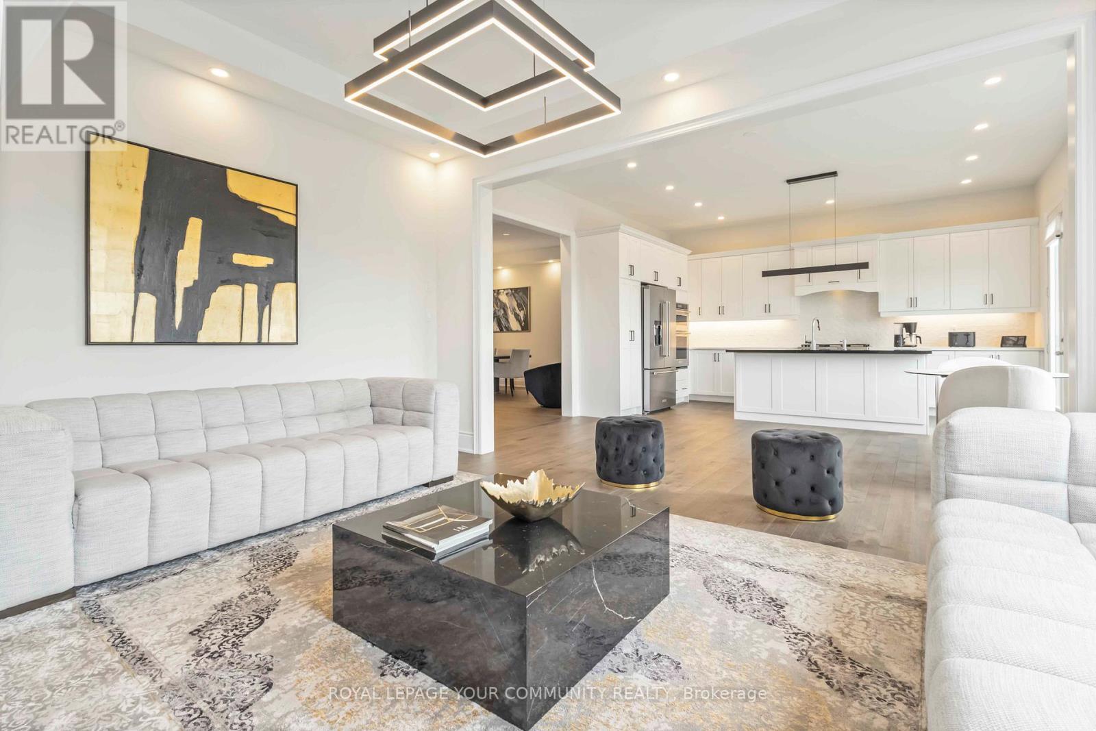 












302 BOUNDARY BOULEVARD

,
Whitchurch-Stouffville,




Ontario
L4A5E2

