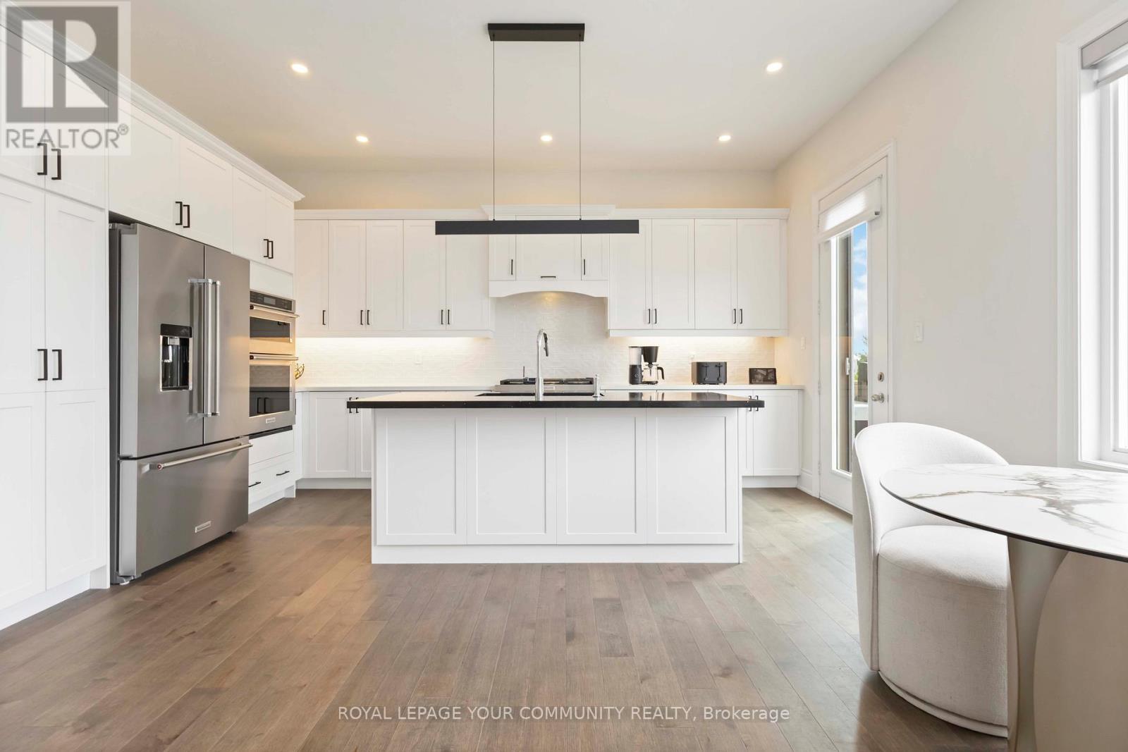 












302 BOUNDARY BOULEVARD

,
Whitchurch-Stouffville,




Ontario
L4A5E2

