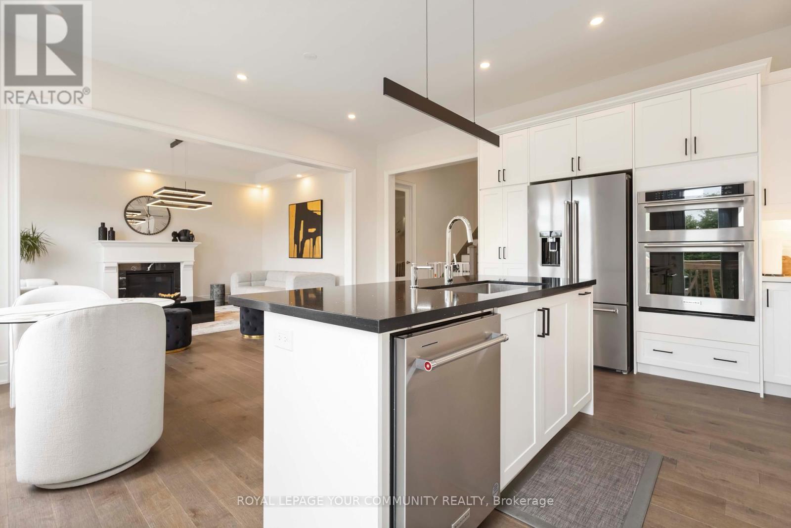 












302 BOUNDARY BOULEVARD

,
Whitchurch-Stouffville,




Ontario
L4A5E2

