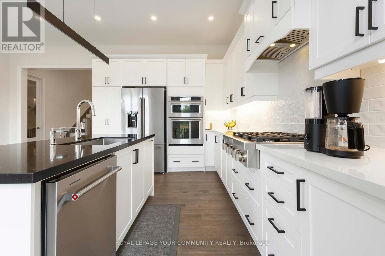 












302 BOUNDARY BOULEVARD

,
Whitchurch-Stouffville,




Ontario
L4A5E2


