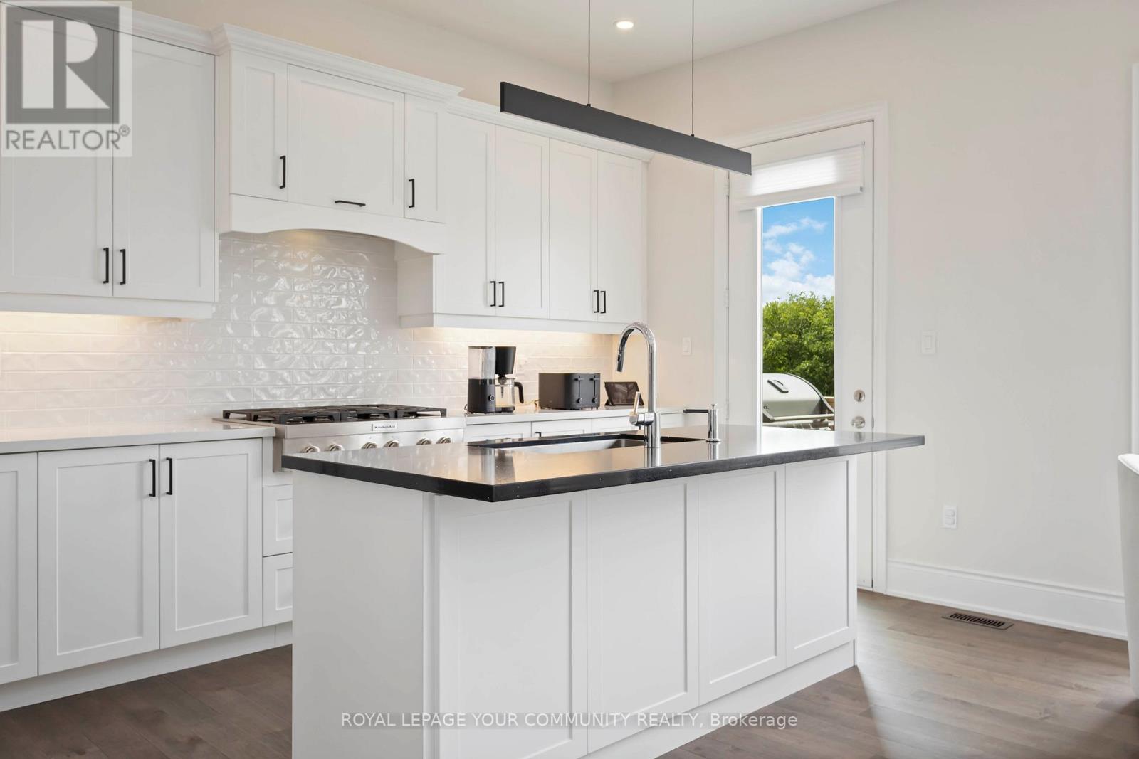 












302 BOUNDARY BOULEVARD

,
Whitchurch-Stouffville,




Ontario
L4A5E2

