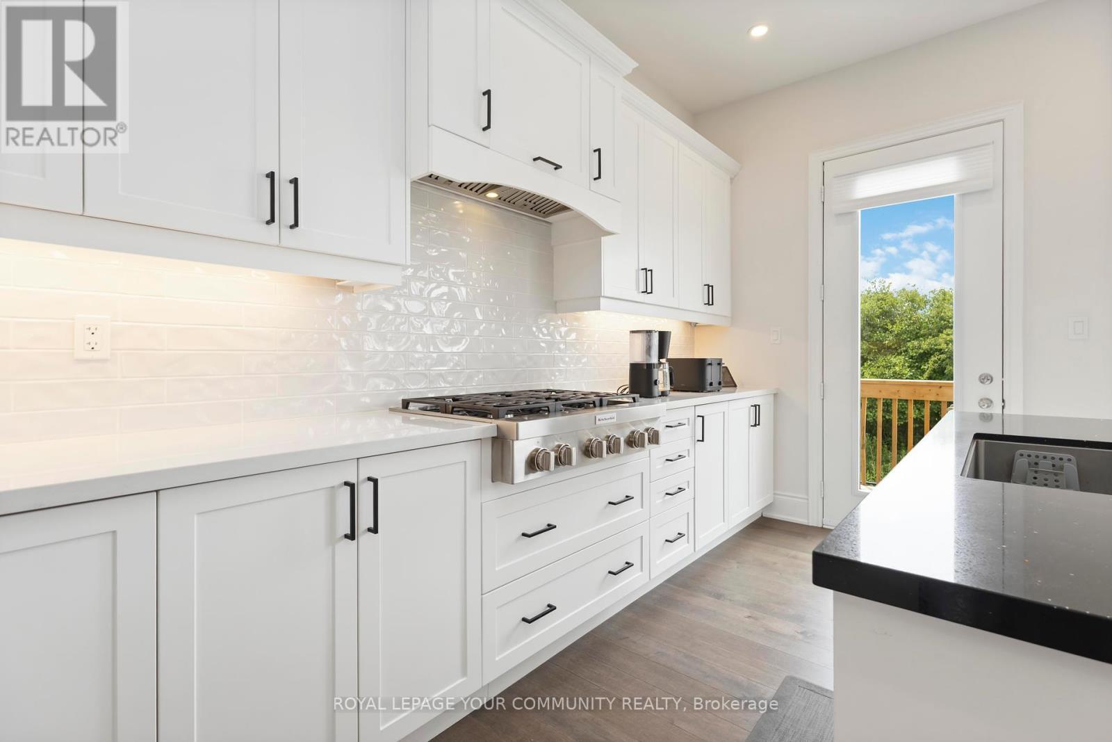 












302 BOUNDARY BOULEVARD

,
Whitchurch-Stouffville,




Ontario
L4A5E2

