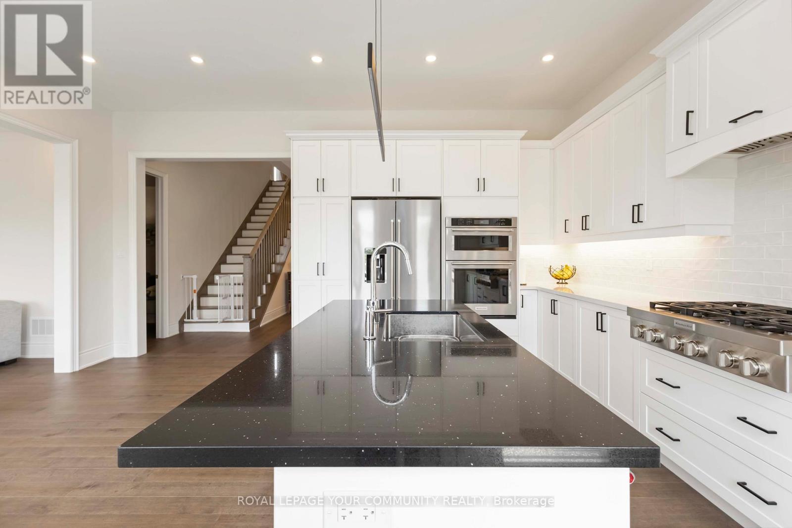 












302 BOUNDARY BOULEVARD

,
Whitchurch-Stouffville,




Ontario
L4A5E2

