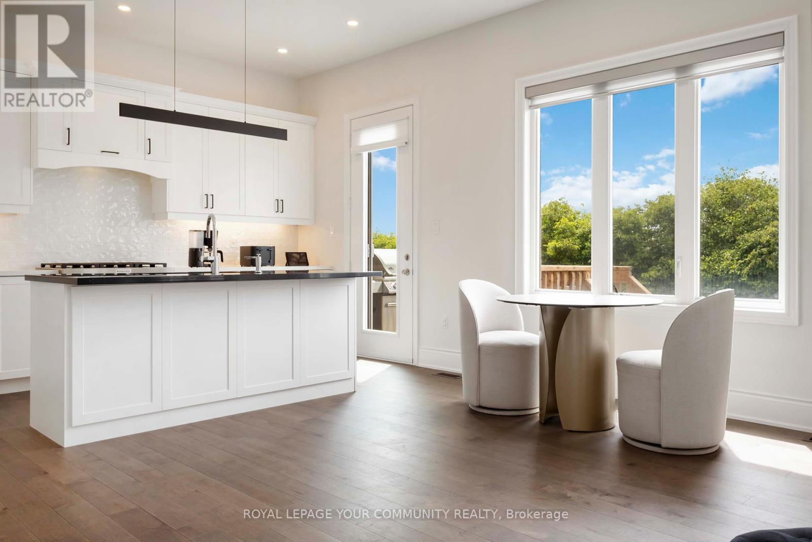 












302 BOUNDARY BOULEVARD

,
Whitchurch-Stouffville,




Ontario
L4A5E2

