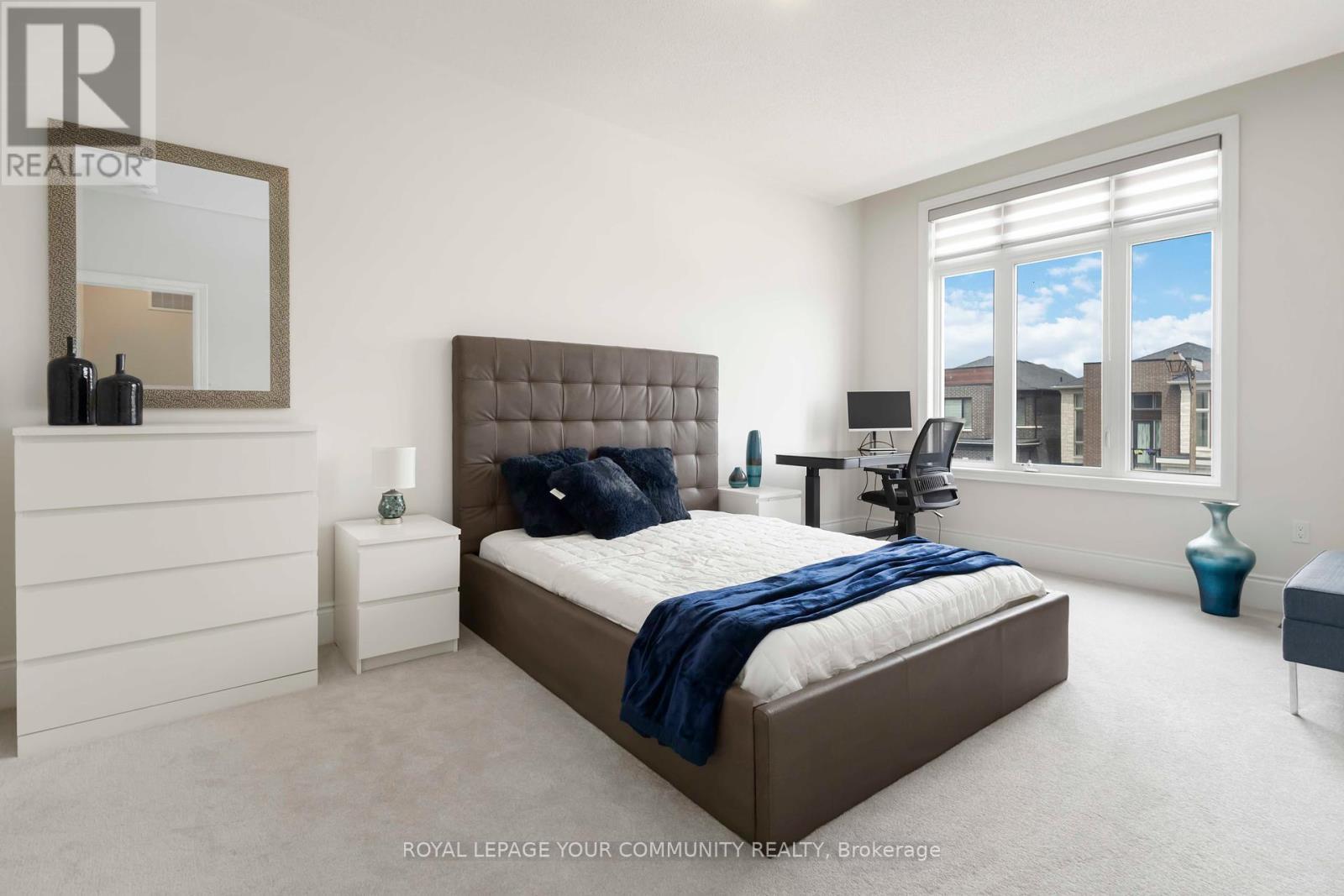 












302 BOUNDARY BOULEVARD

,
Whitchurch-Stouffville,




Ontario
L4A5E2

