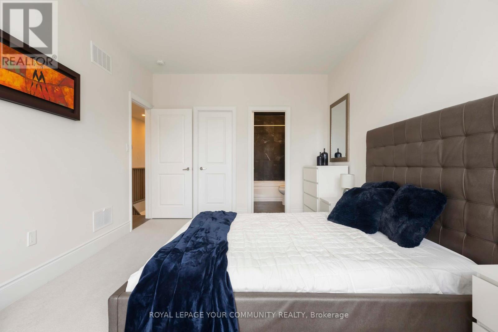 












302 BOUNDARY BOULEVARD

,
Whitchurch-Stouffville,




Ontario
L4A5E2

