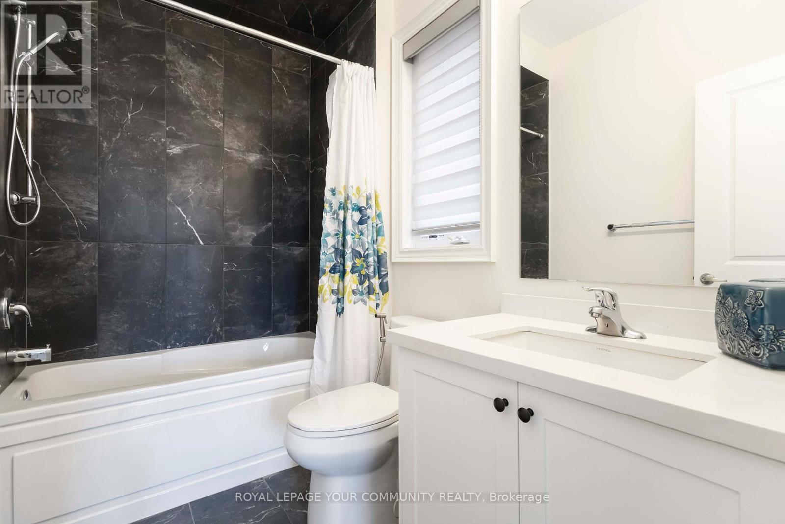












302 BOUNDARY BOULEVARD

,
Whitchurch-Stouffville,




Ontario
L4A5E2

