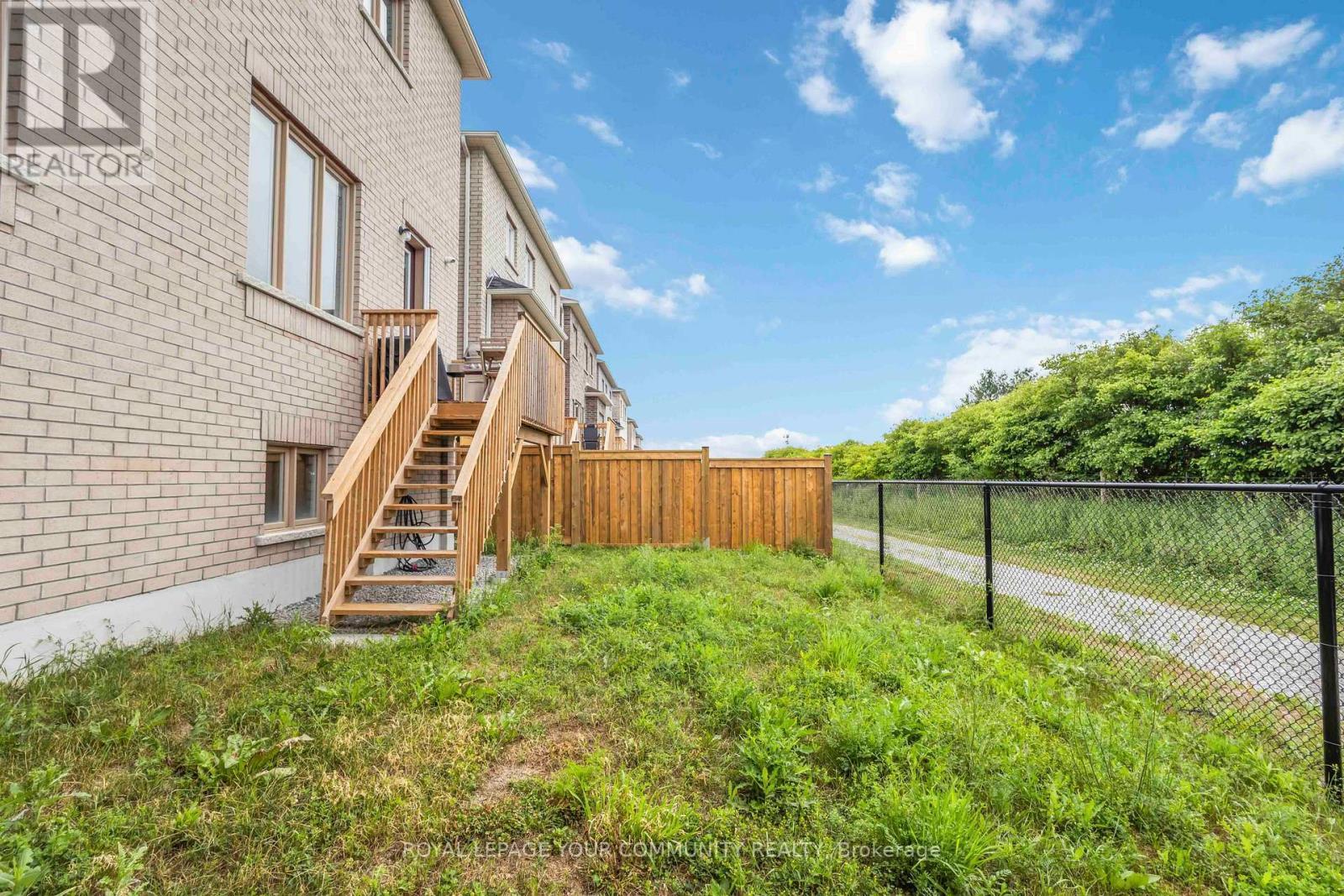 












302 BOUNDARY BOULEVARD

,
Whitchurch-Stouffville,




Ontario
L4A5E2

