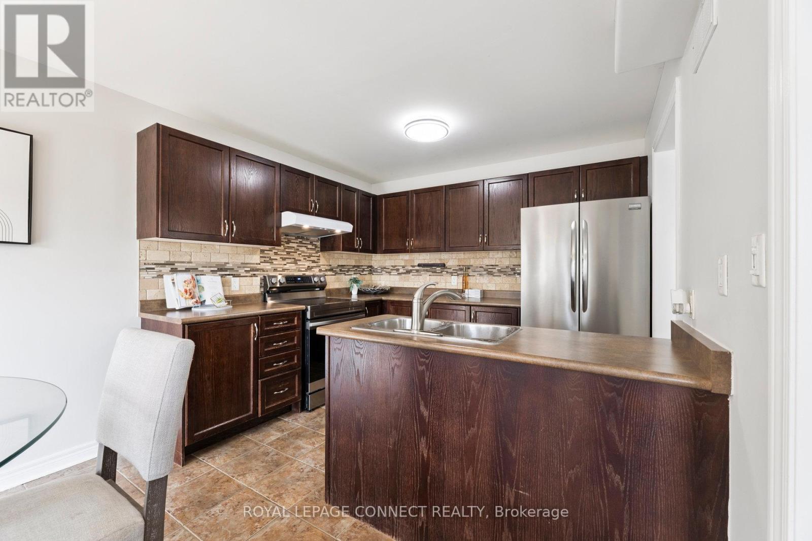 












7 PURPLE DUSK DRIVE

,
Kawartha Lakes,




Ontario
K9V0B2

