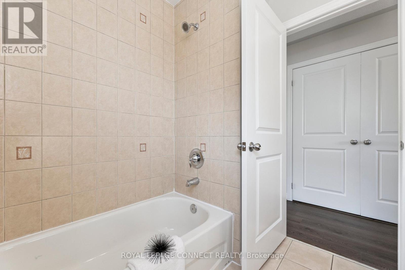 












7 PURPLE DUSK DRIVE

,
Kawartha Lakes,




Ontario
K9V0B2

