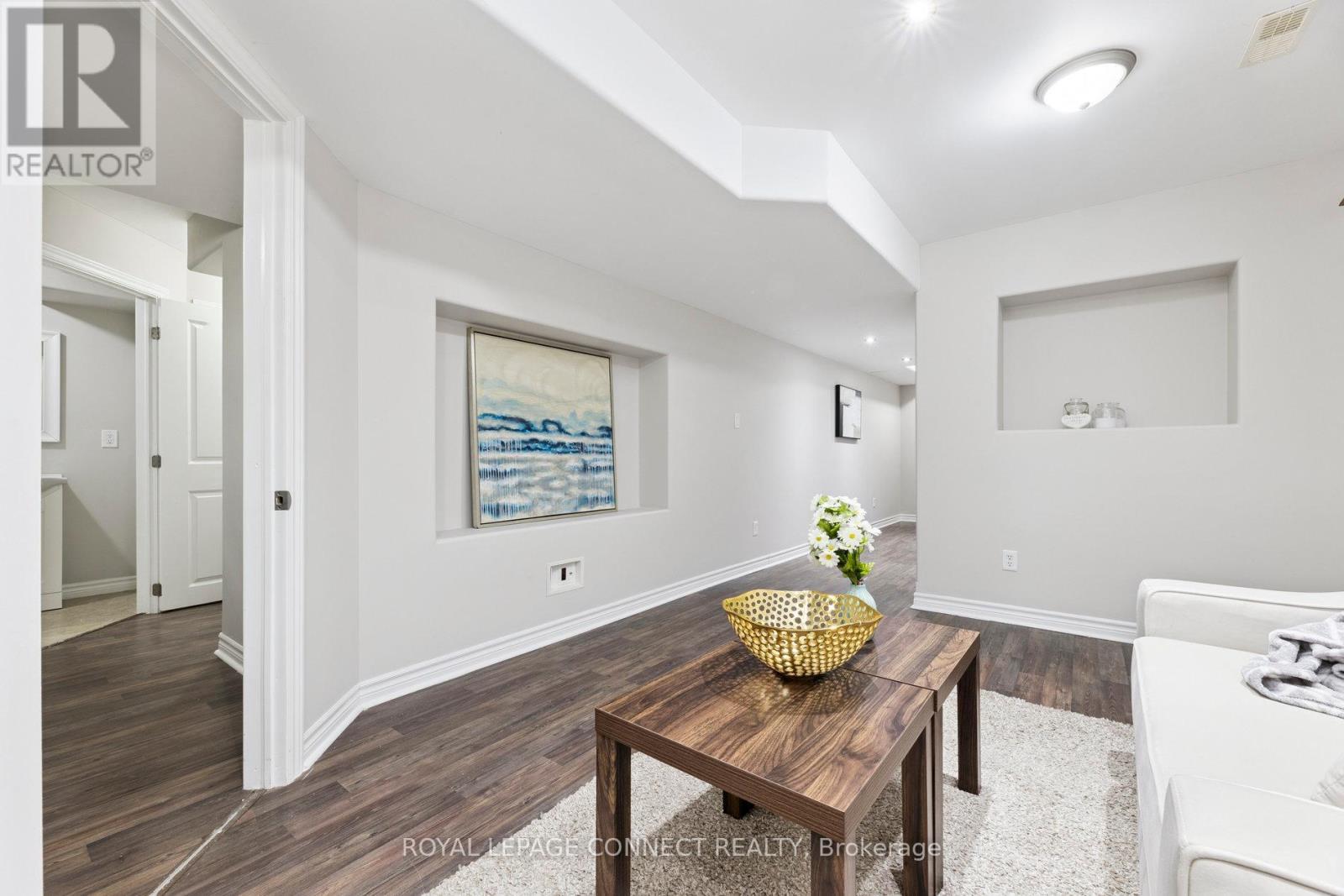 












7 PURPLE DUSK DRIVE

,
Kawartha Lakes,




Ontario
K9V0B2

