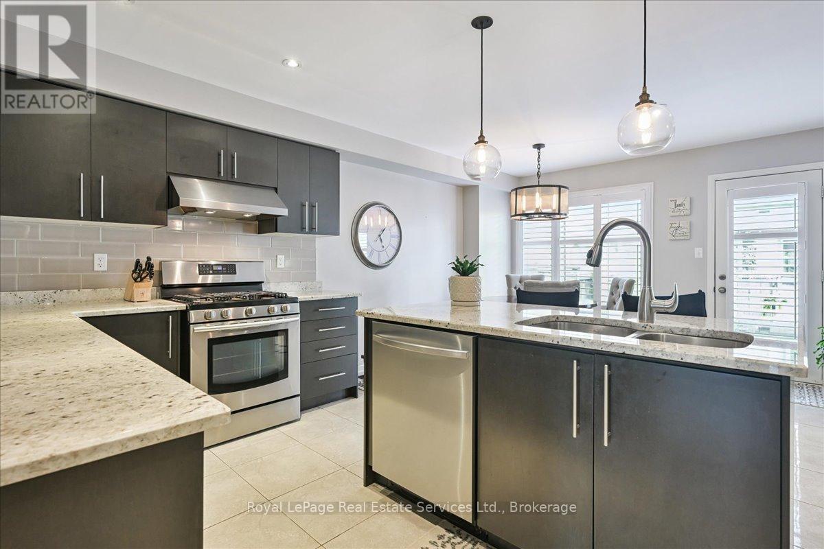 












50 MCKNIGHT AVENUE

,
Hamilton (Waterdown),




Ontario
L0R2M0

