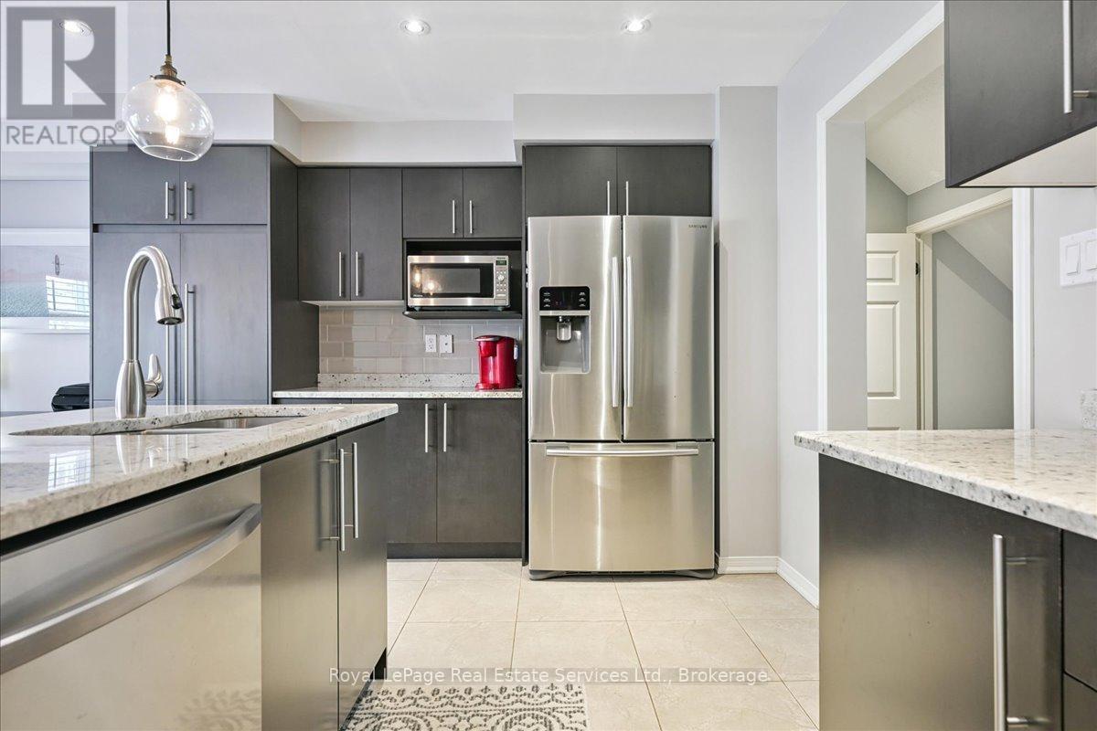 












50 MCKNIGHT AVENUE

,
Hamilton (Waterdown),




Ontario
L0R2M0

