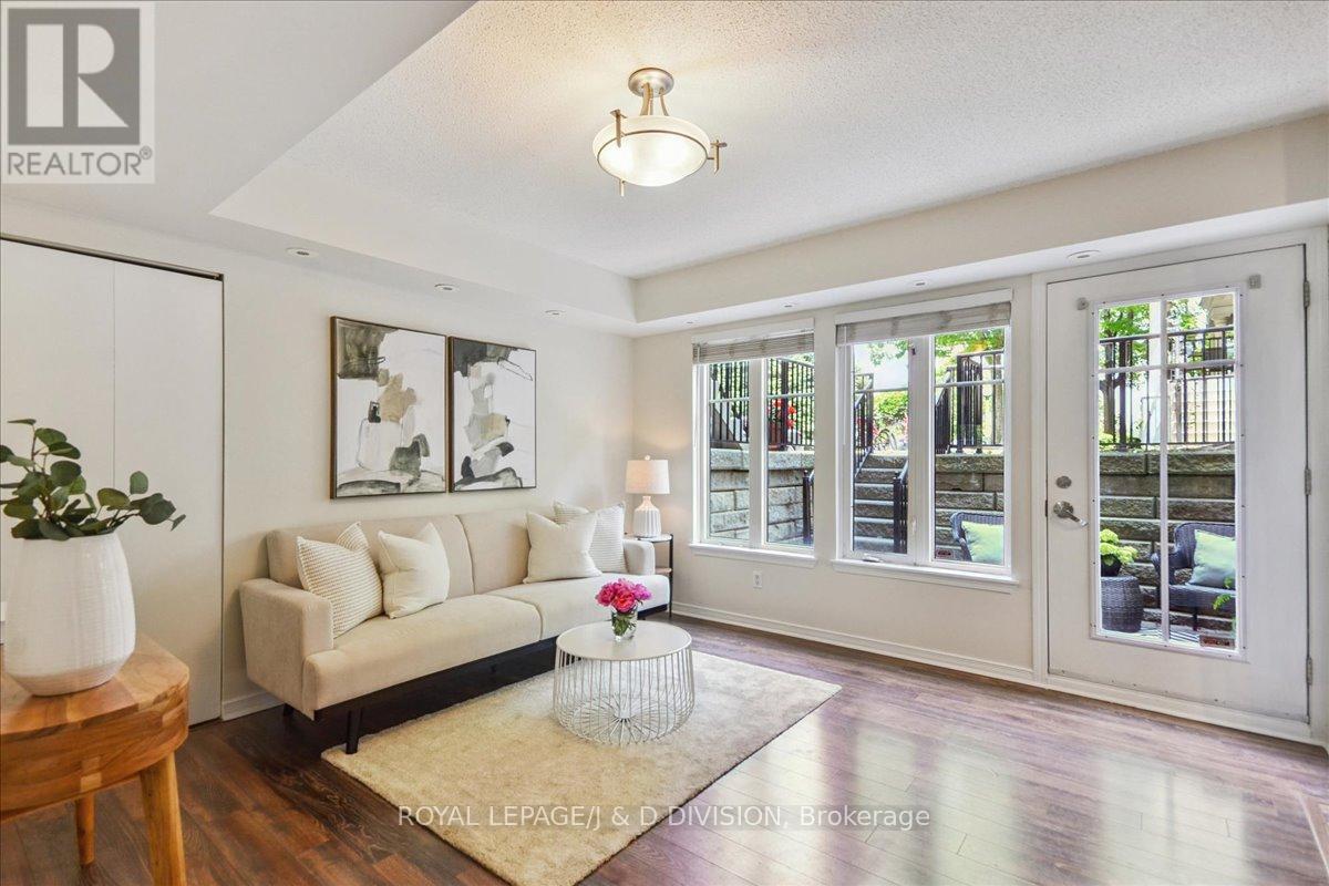 












402 - 34 WESTERN BATTERY ROAD

,
Toronto,




Ontario
M6K3N9

