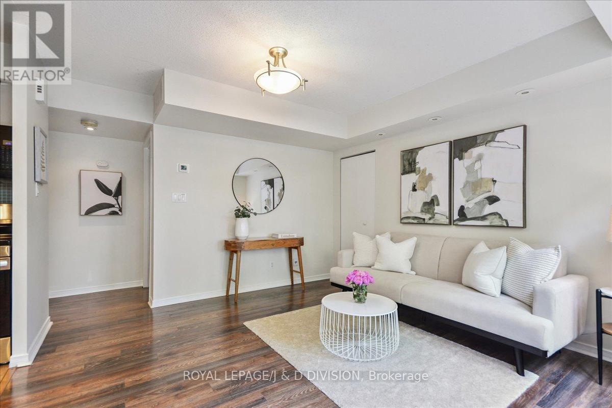 












402 - 34 WESTERN BATTERY ROAD

,
Toronto,




Ontario
M6K3N9

