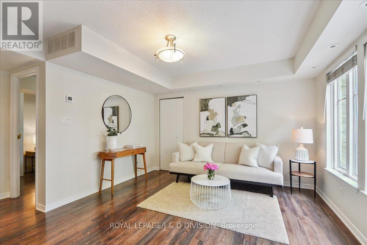 












402 - 34 WESTERN BATTERY ROAD

,
Toronto,




Ontario
M6K3N9

