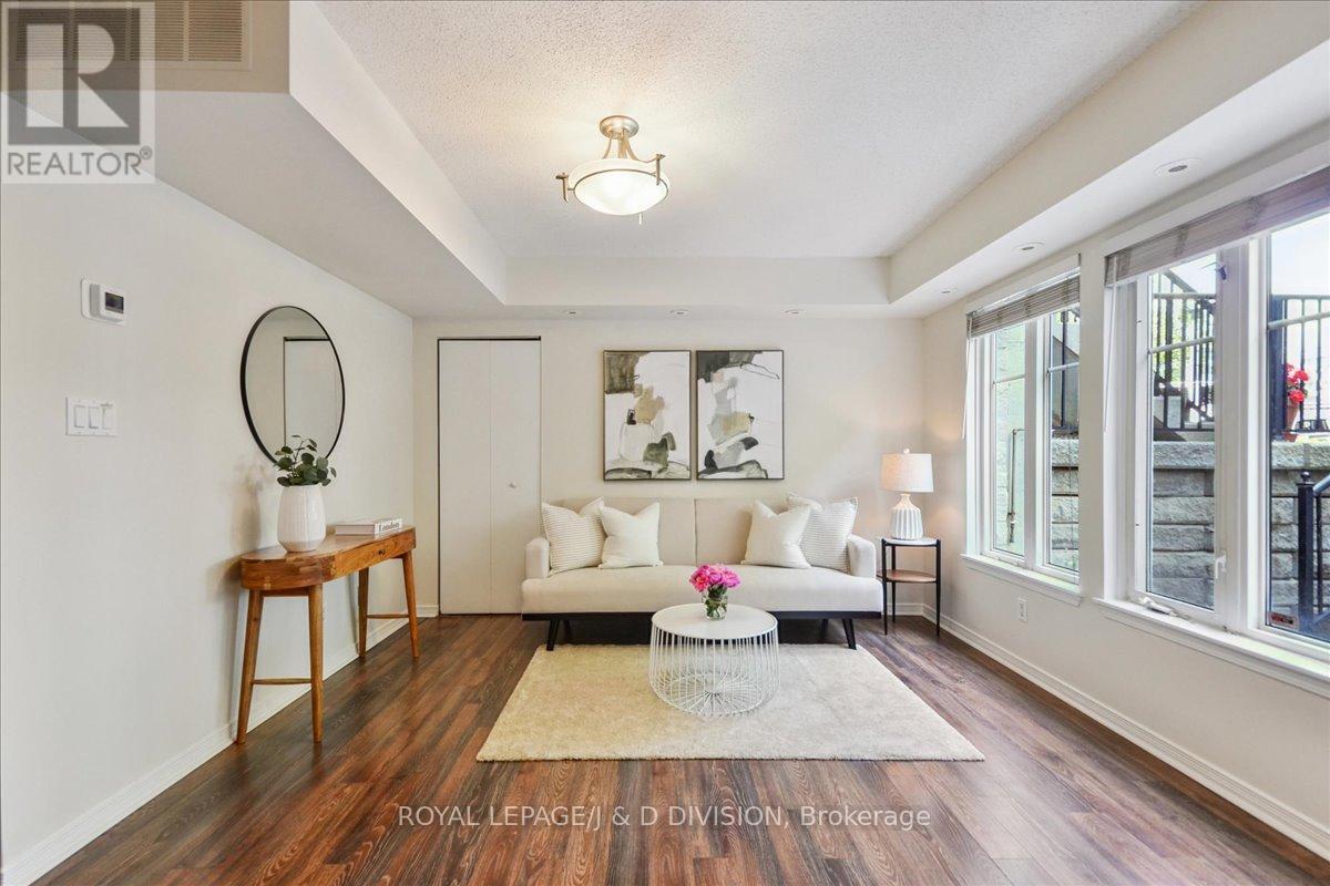 












402 - 34 WESTERN BATTERY ROAD

,
Toronto,




Ontario
M6K3N9

