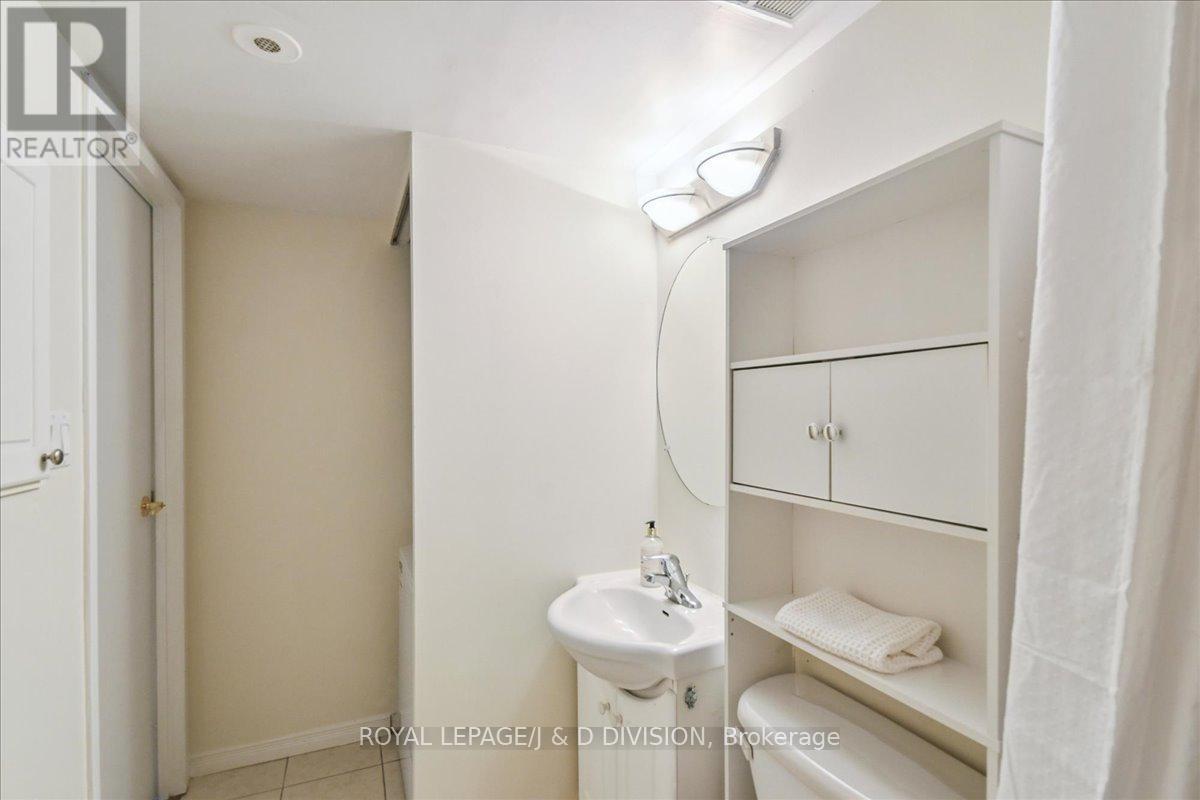 












402 - 34 WESTERN BATTERY ROAD

,
Toronto,




Ontario
M6K3N9

