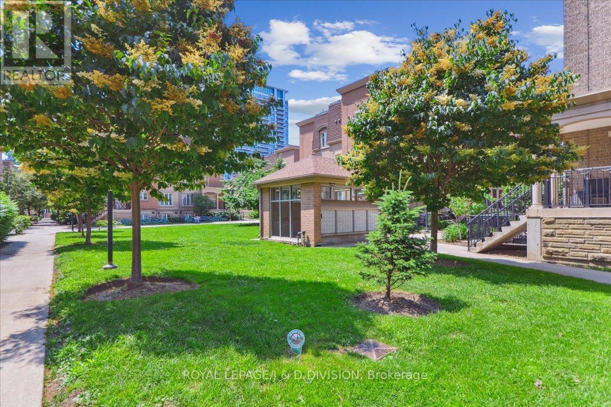 












402 - 34 WESTERN BATTERY ROAD

,
Toronto,




Ontario
M6K3N9

