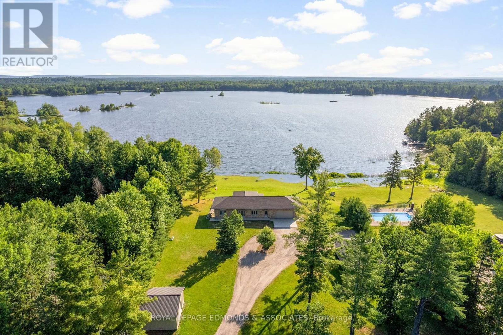












393 HAZLEY BAY DRIVE

,
Laurentian Valley,




Ontario
K8A6W2

