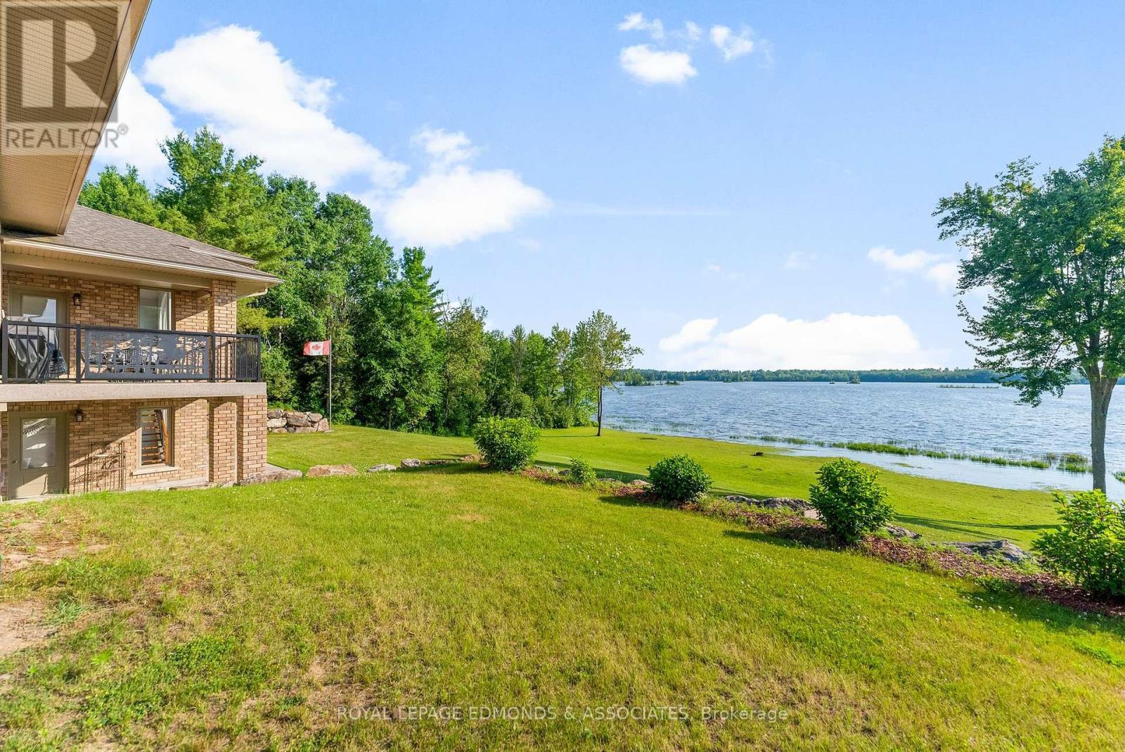 












393 HAZLEY BAY DRIVE

,
Laurentian Valley,




Ontario
K8A6W2

