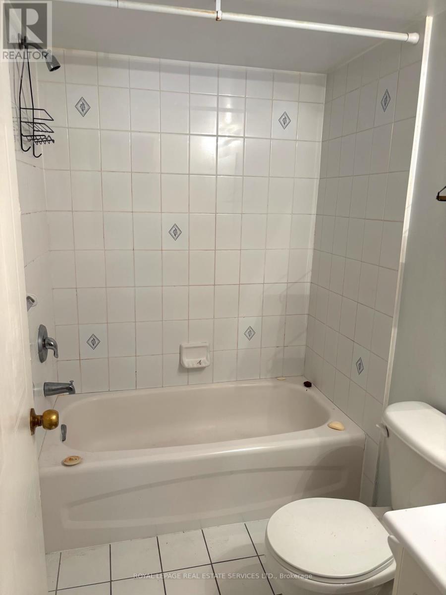 












2 - 93 WESTON ROAD

,
Toronto,




Ontario
M6N5H4

