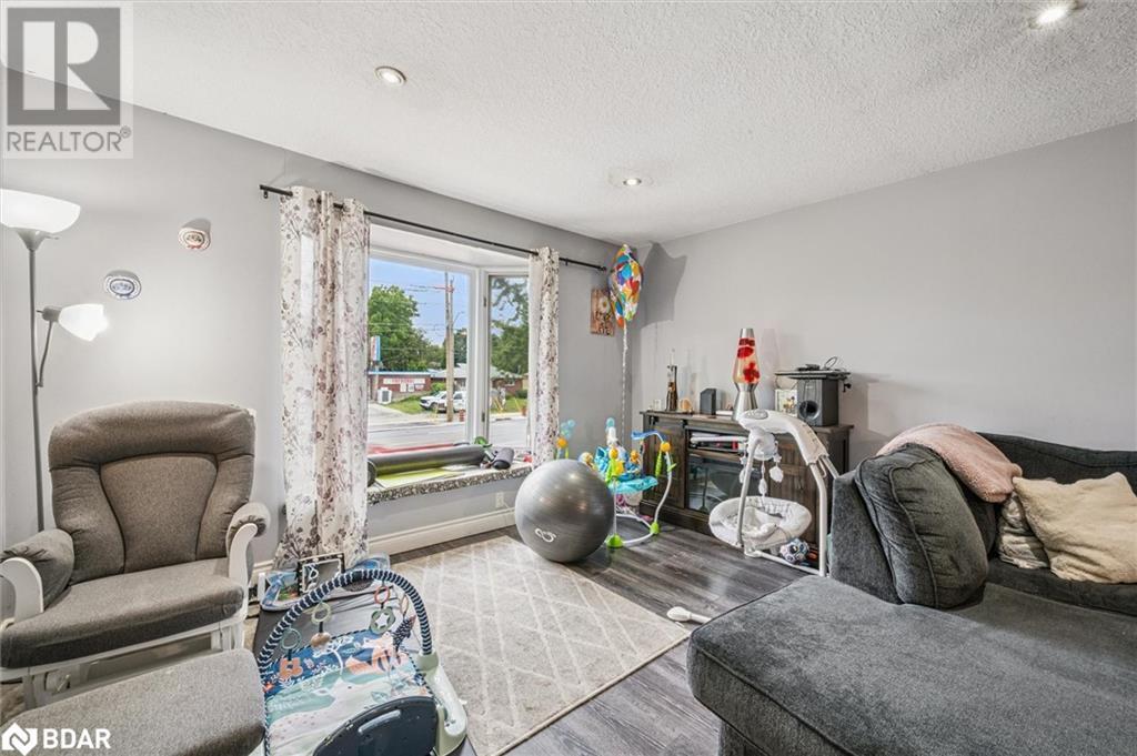 












1236 OTTAWA Street S

,
Kitchener,




Ontario
N2E1L8

