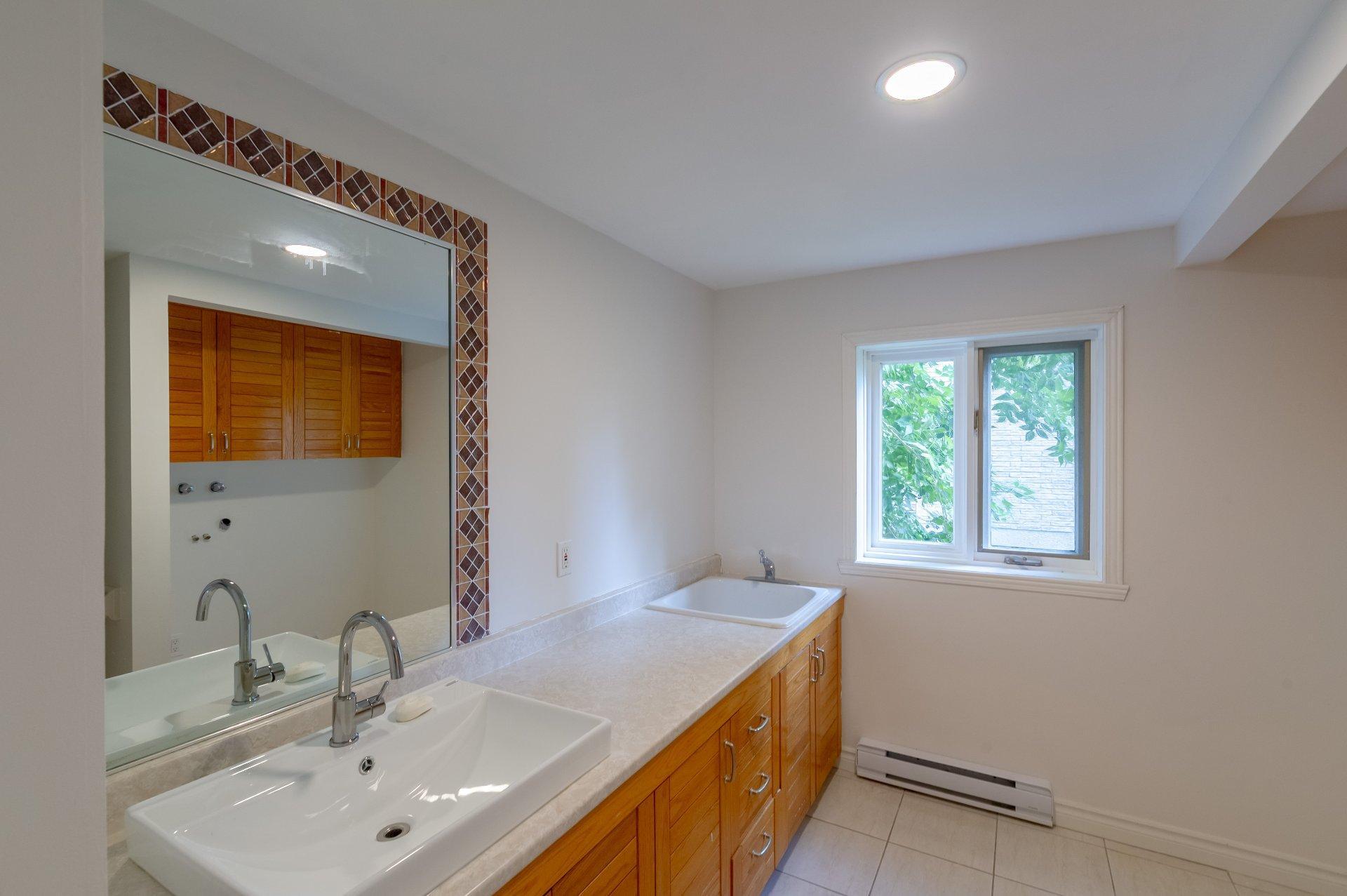 









9001


Crois. Rimouski

,
Brossard,




QC
J4X2S2

